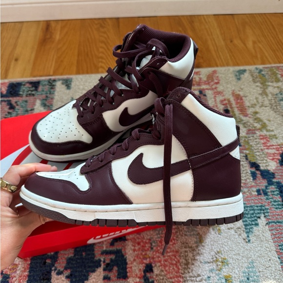 Nike Dunk Hightop Sneaker (Burgundy Crush) W7.5 - Picture 1 of 7